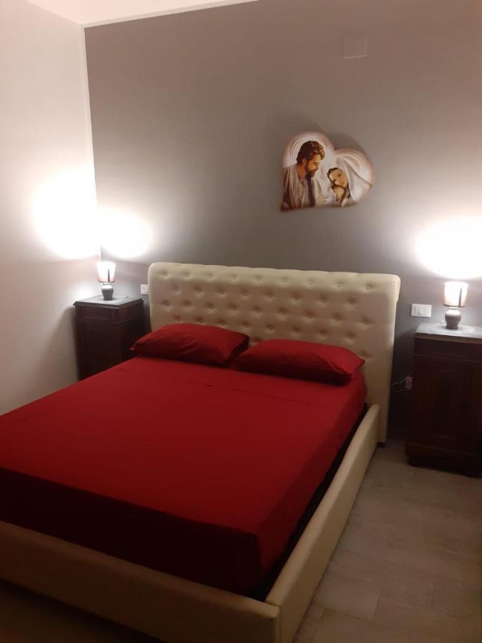 La Casa Di Tina Apartment Лече Екстериор снимка