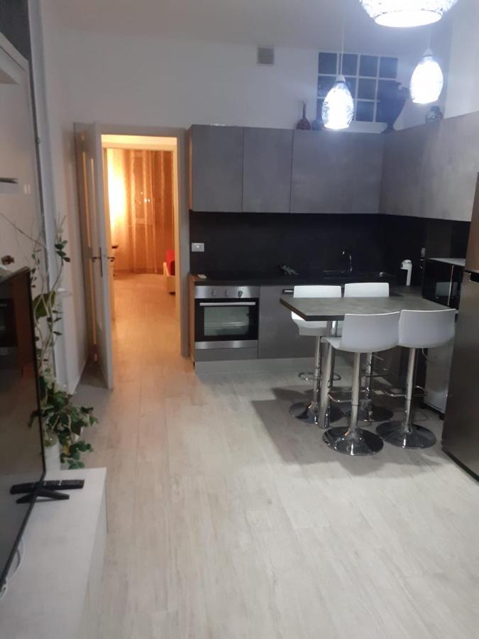 La Casa Di Tina Apartment Лече Екстериор снимка